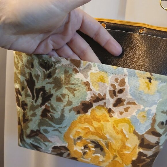 New Travel Sling Crossbody bag Brown Faux Leather Pastel floral canvas Zip Purse - Picture 7 of 12